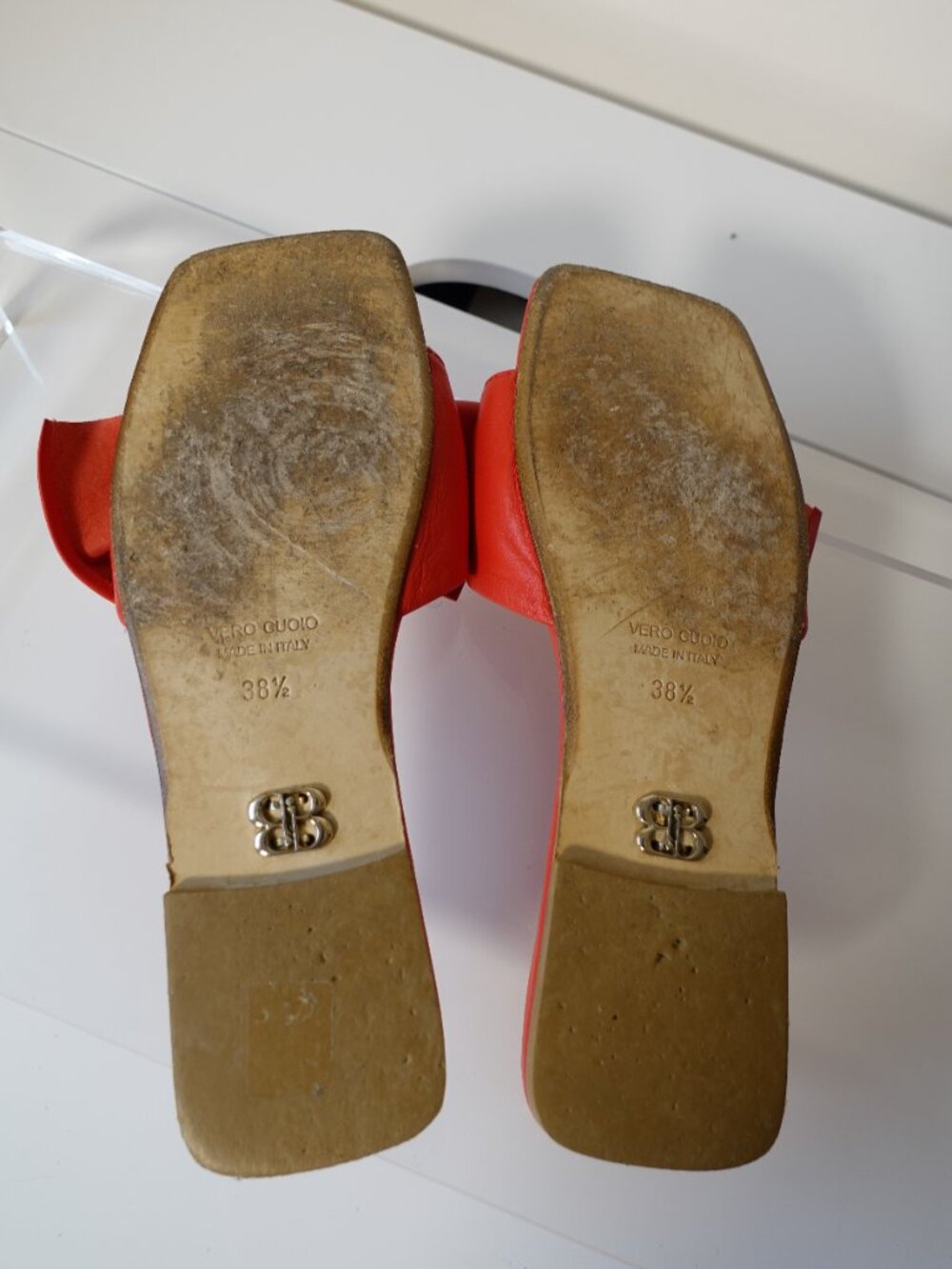 Beautiisoles vibrant red leather slide sandals Size 8 - Picture 4 of 4